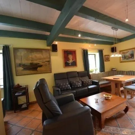 Holiday home Kapitaenshaus Gross Zicker