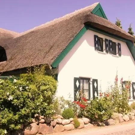 Kapitaenshaus Holiday home *