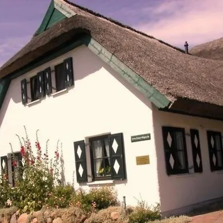 Holiday home Kapitaenshaus Gross Zicker
