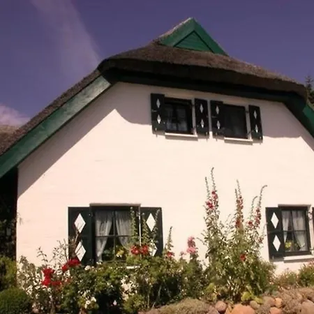 Kapitaenshaus Holiday home Gross Zicker